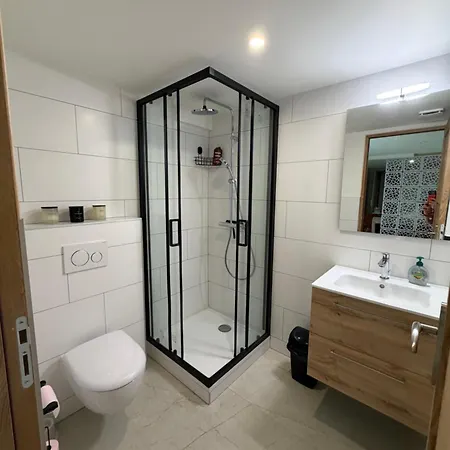 T1 Bis, 33m2, Avec Cuisine, En Hyper Centre, Aix Les Bains *